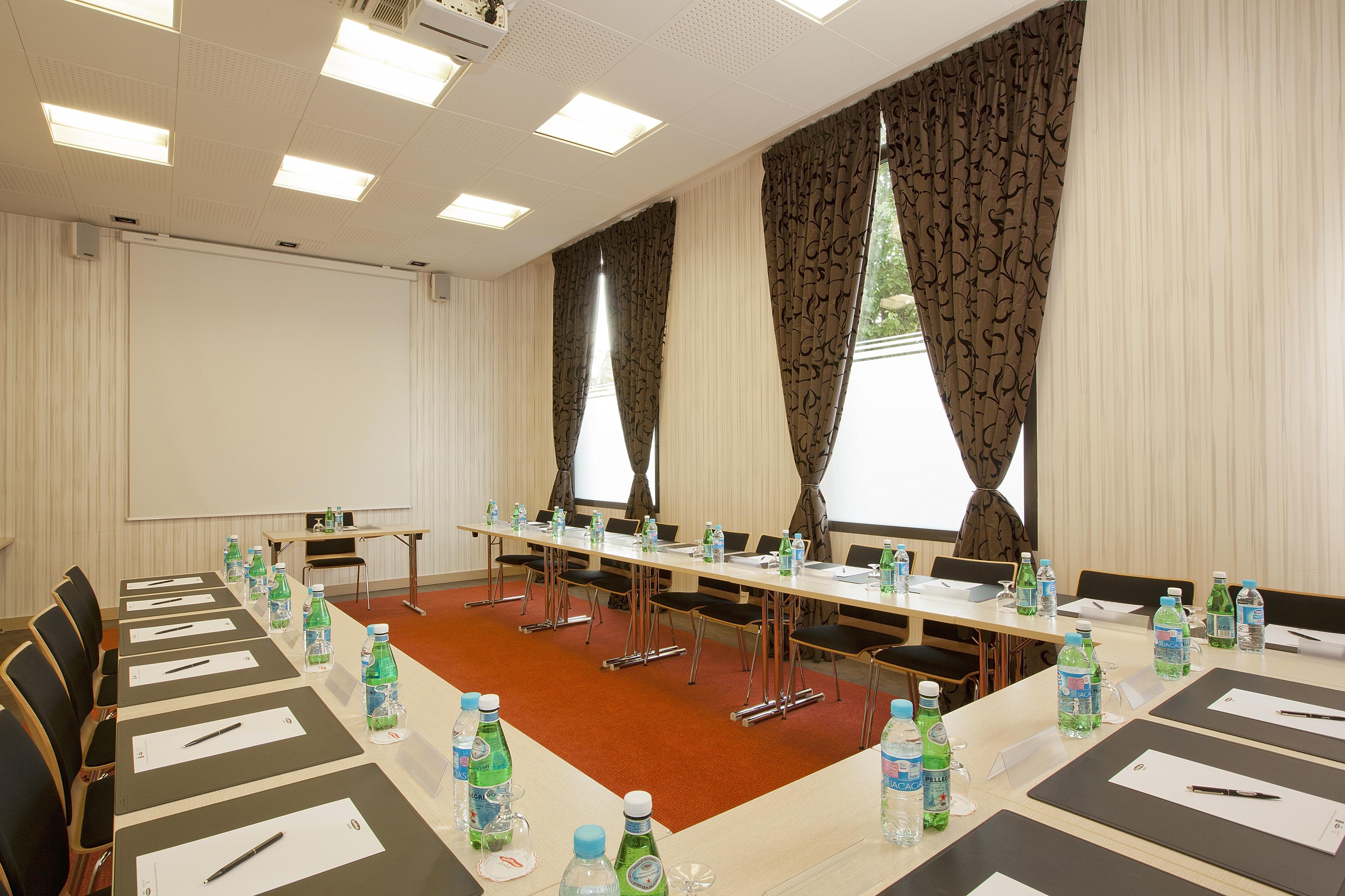 Residhome Paris-Evry Courcouronnes Bagian luar foto